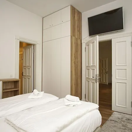 First 2-3 Lejlighed *